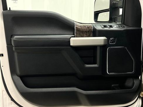 Used 2018 Ford F250 Lariat w/ Lariat Ultimate Package image 17