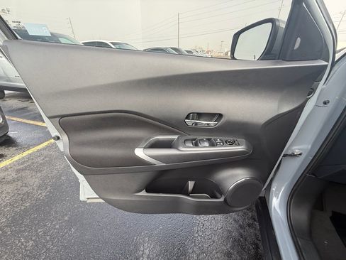 Used 2022 Nissan Kicks SV image 10