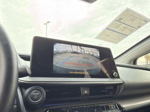 Used 2024 Toyota Prius XLE FWD image 28