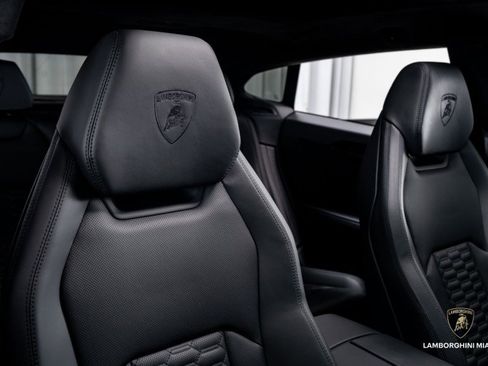 Used 2024 Lamborghini Urus S image 47