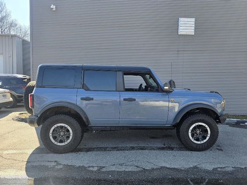 Used 2025 Ford Bronco Badlands image 2