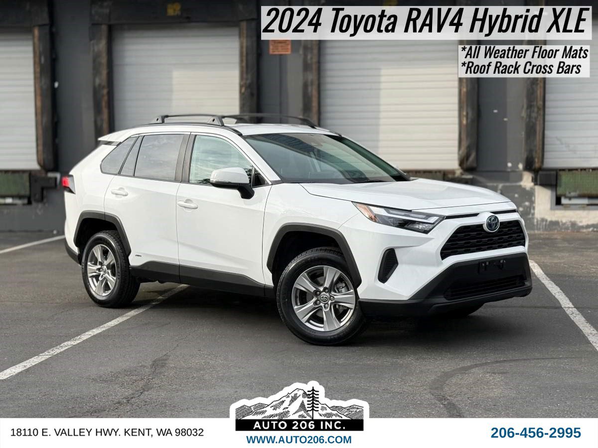 Used 2024 Toyota RAV4 XLE AWD/4WD image 1