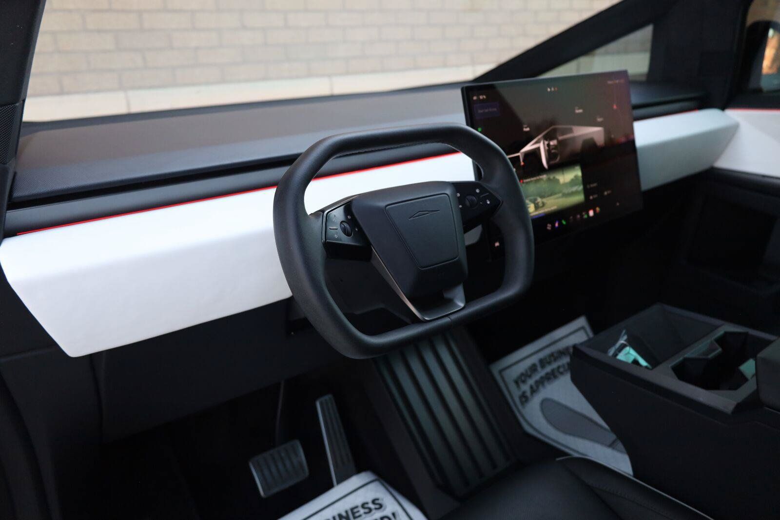 Used 2024 Tesla Cybertruck AWD Crew Cab image 16