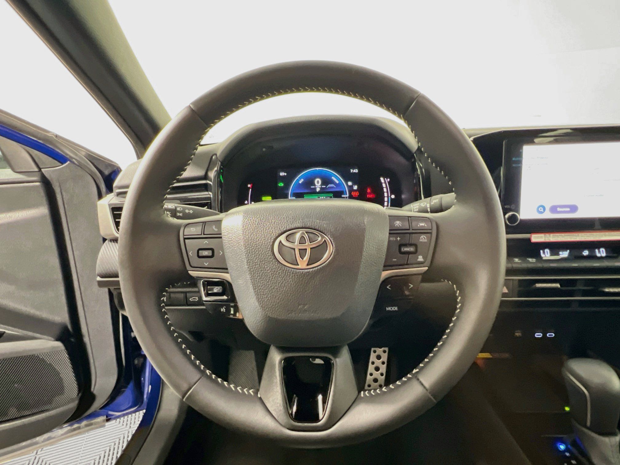Used 2026 Toyota Camry SE FWD image 17