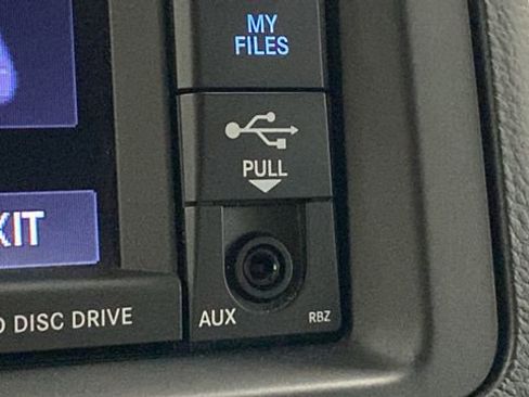 Used 2020 Dodge Grand Caravan SXT w/ Driver Convenience Group FWD image 32