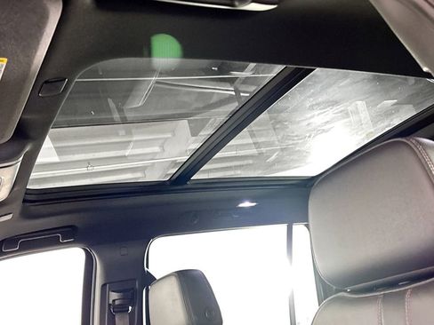 Used 2024 Chevrolet Suburban RST AWD/4WD image 19