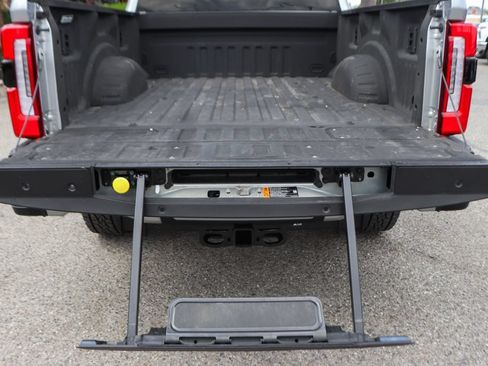 Used 2024 Ford F250 Platinum AWD/4WD image 9