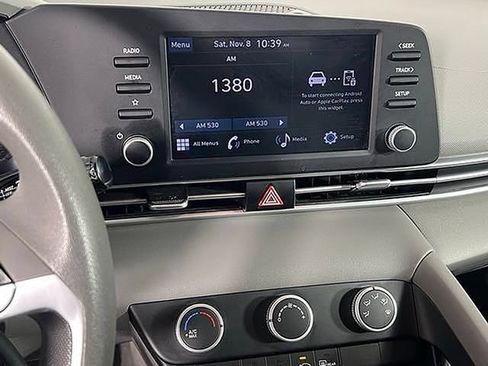 Used 2025 Hyundai Elantra SE FWD image 21