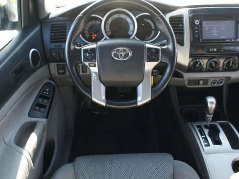 Used 2014 Toyota Tacoma PreRunner image 5