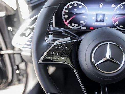 Used 2024 Mercedes-Benz E 350 4MATIC Sedan image 13