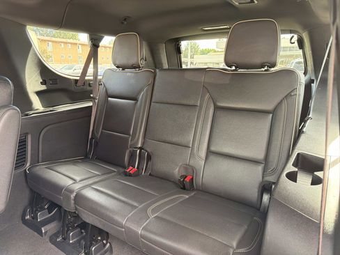 Used 2023 Chevrolet Suburban Premier image 26