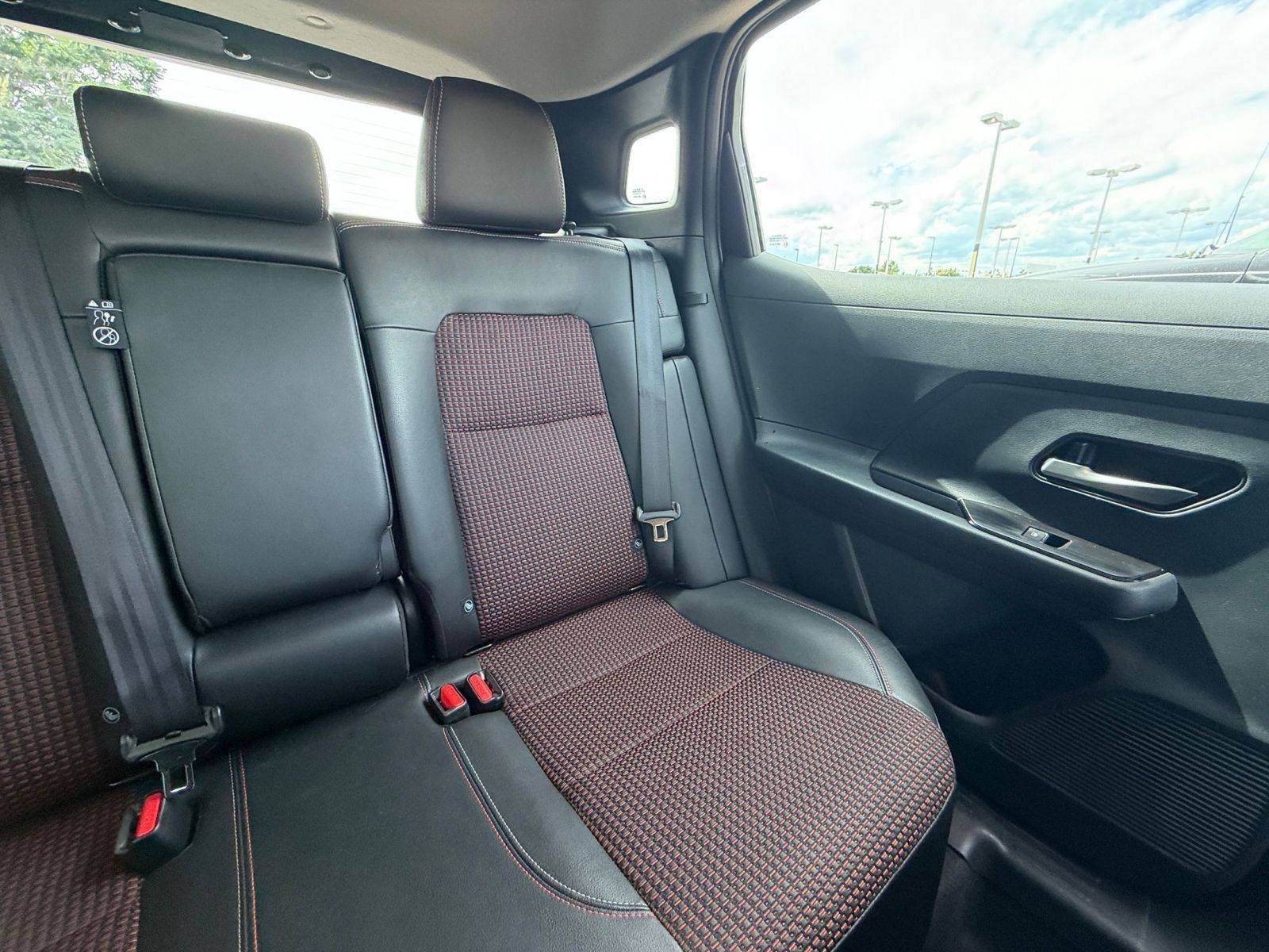 Used 2026 Nissan Kicks SR FWD image 35