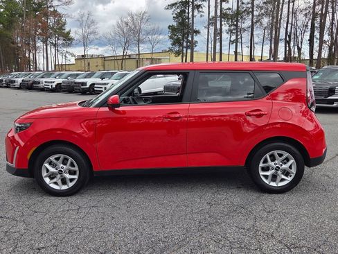 Used 2025 Kia Soul LX w/ LX Technology Package FWD image 4