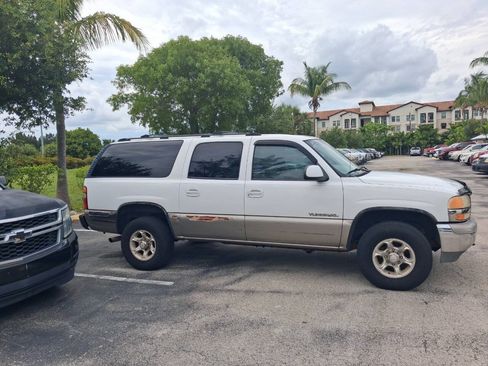 Used 2000 GMC Yukon XL 2500 SLT w/ SLT Marketing Opt Pkg AWD/4WD image 5