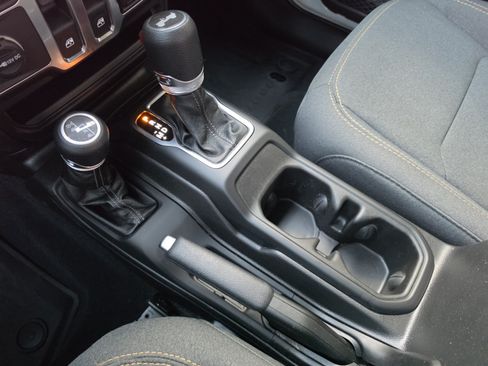 Used 2024 Jeep Wrangler Sport AWD/4WD image 27