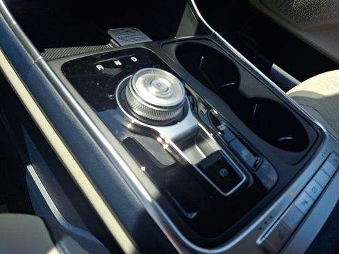 New 2026 Kia Carnival EX FWD image 10