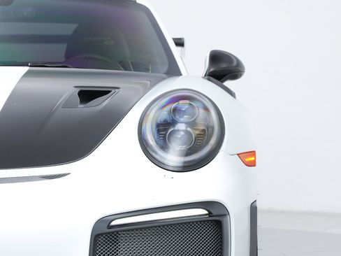 Used 2018 Porsche 911 GT2 RS image 9