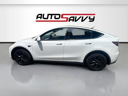 Used 2024 Tesla Model Y Long Range RWD image 4