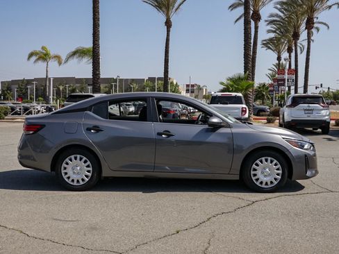 Used 2024 Nissan Sentra S FWD image 3