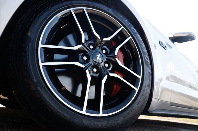 Used 2018 Ford Mustang GT Premium RWD image 39