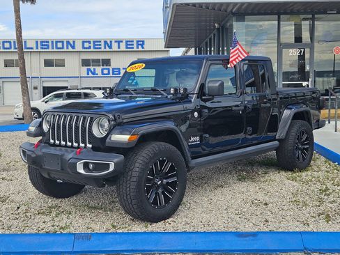 Used 2020 Jeep Gladiator Overland w/ LED Lighting Group AWD/4WD image 4