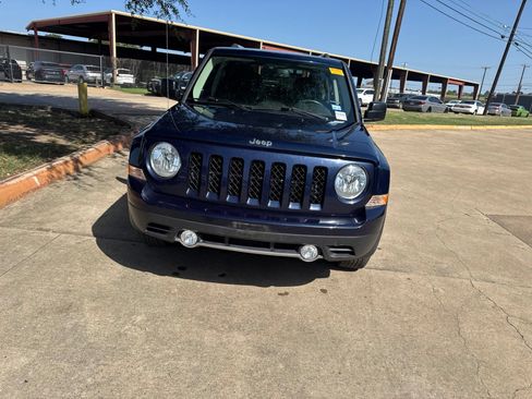 Used 2016 Jeep Patriot High Altitude FWD image 2