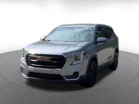 Used 2024 GMC Terrain SLE FWD image 7