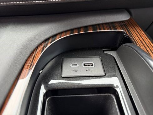 Certified 2024 Cadillac Escalade ESV Premium Luxury image 12