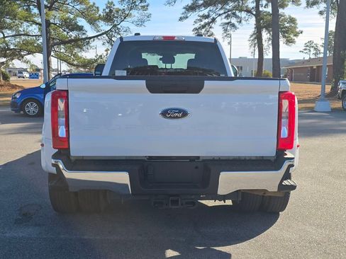 Used 2025 Ford F350 XLT image 4