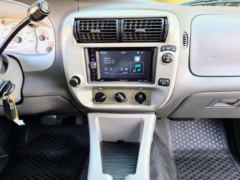 Used 2002 Ford Explorer Sport Trac 2WD image 14