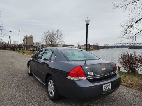 Used 2010 Chevrolet Impala LT FWD image 4