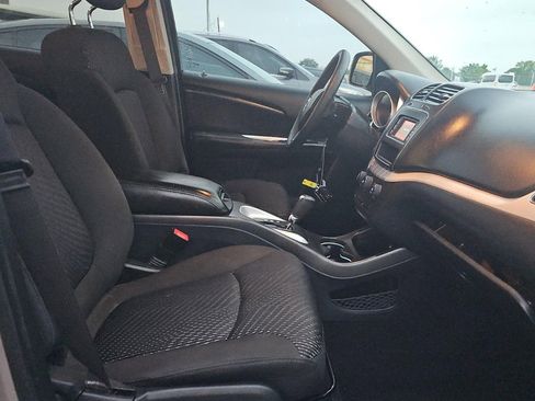 Used 2019 Dodge Journey SE FWD image 7