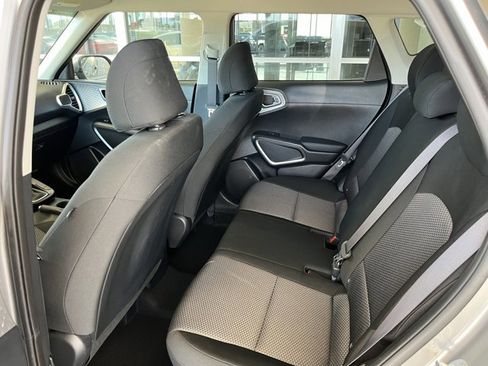 Used 2025 Kia Soul LX w/ LX Technology Package image 10