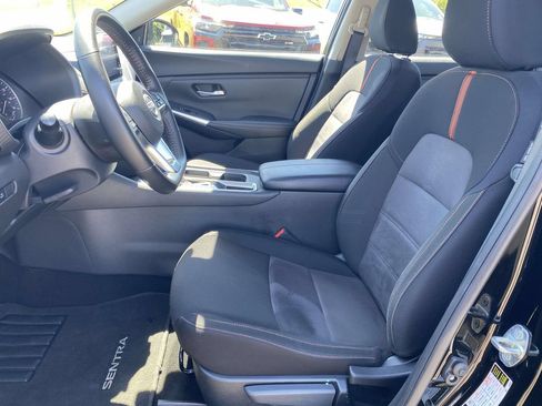 Used 2025 Nissan Sentra SR FWD image 14