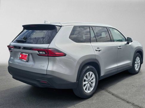 Certified 2026 Toyota Grand Highlander FWD image 3