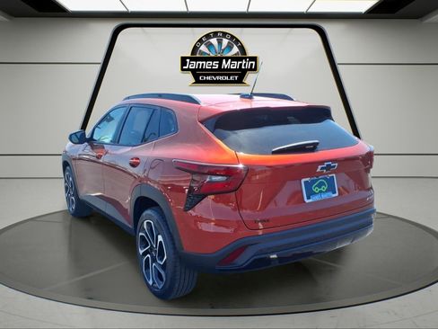 Certified 2024 Chevrolet Trax RS w/ Sunroof Package FWD image 6