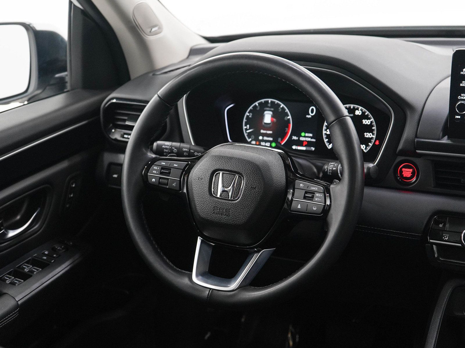 Used 2025 Honda Pilot Touring image 14