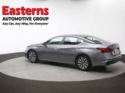Used 2025 Nissan Altima 2.5 SV FWD image 62