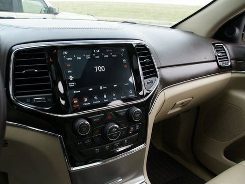 Used 2020 Jeep Grand Cherokee Overland image 21