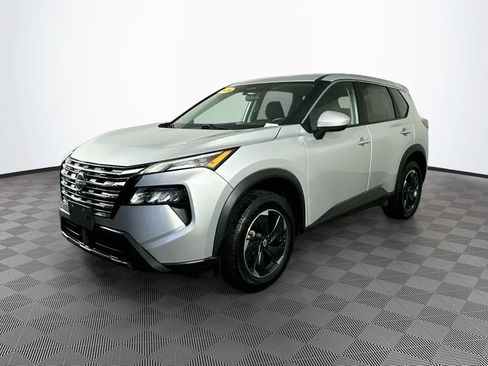 Used 2024 Nissan Rogue SV AWD/4WD image 5