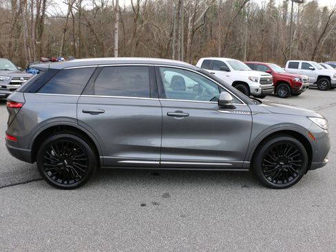 Used 2021 Lincoln Corsair Reserve w/ Equipment Group 201A image 9