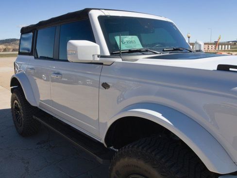 Used 2022 Ford Bronco Wildtrak image 10