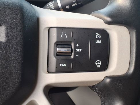 Used 2020 Land Rover Defender 110 First Edition image 24