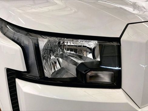 Used 2024 Nissan Frontier SV w/ SV Convenience Package image 27