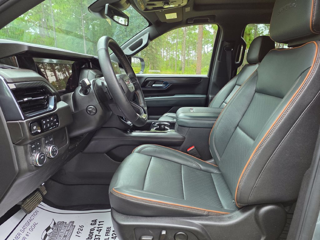 Used 2025 GMC Yukon AT4 AWD/4WD image 14