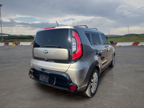 Used 2016 Kia Soul + FWD image 3