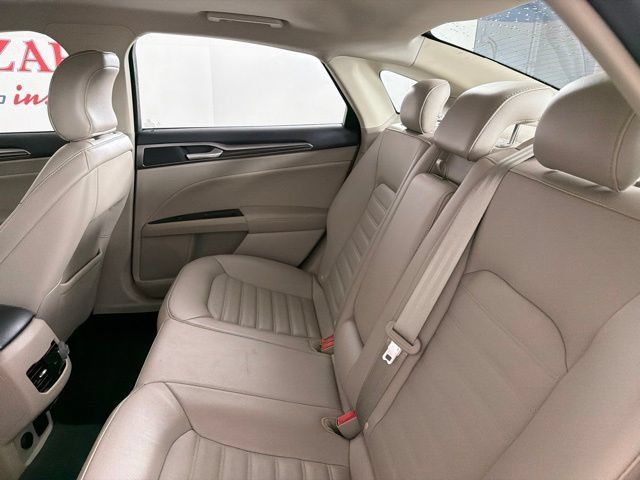 Used 2017 Ford Fusion SE w/ Fusion SE Technology Package FWD image 25