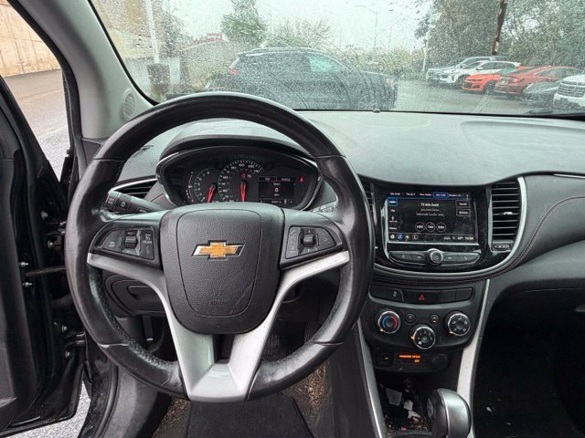 Used 2019 Chevrolet Trax LT w/ LT Convenience Package FWD image 4