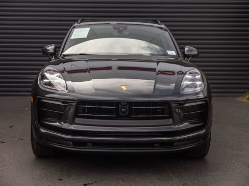 Certified 2026 Porsche Macan AWD/4WD image 7