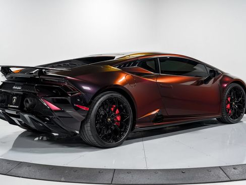 Used 2024 Lamborghini Huracan Tecnica RWD image 3